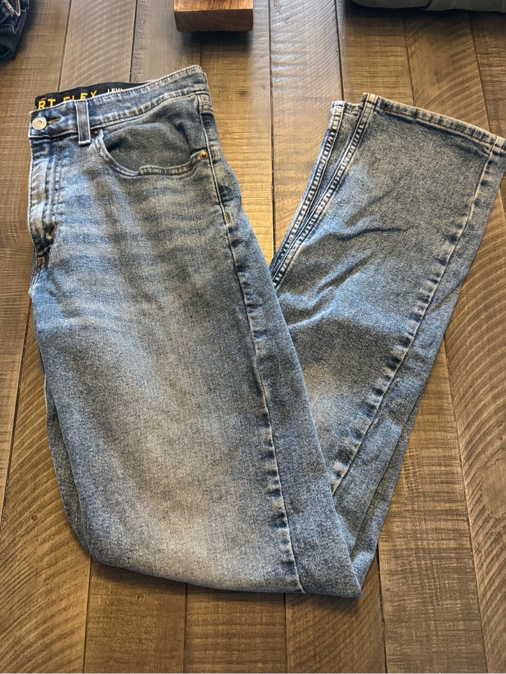 Levi's Men's Relaxed Light Blue Denim Jeans
